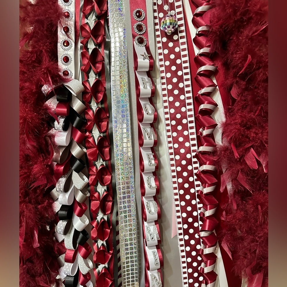 Homecoming Mum Skirt i can make the topper in round, heart or diamond shape